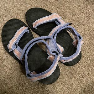 Teva sandals size 7